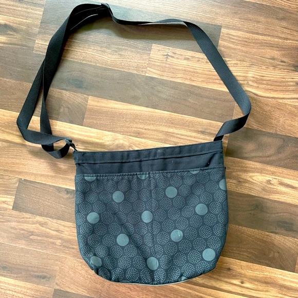 Travel Crossbody tote - Picture 1 of 8